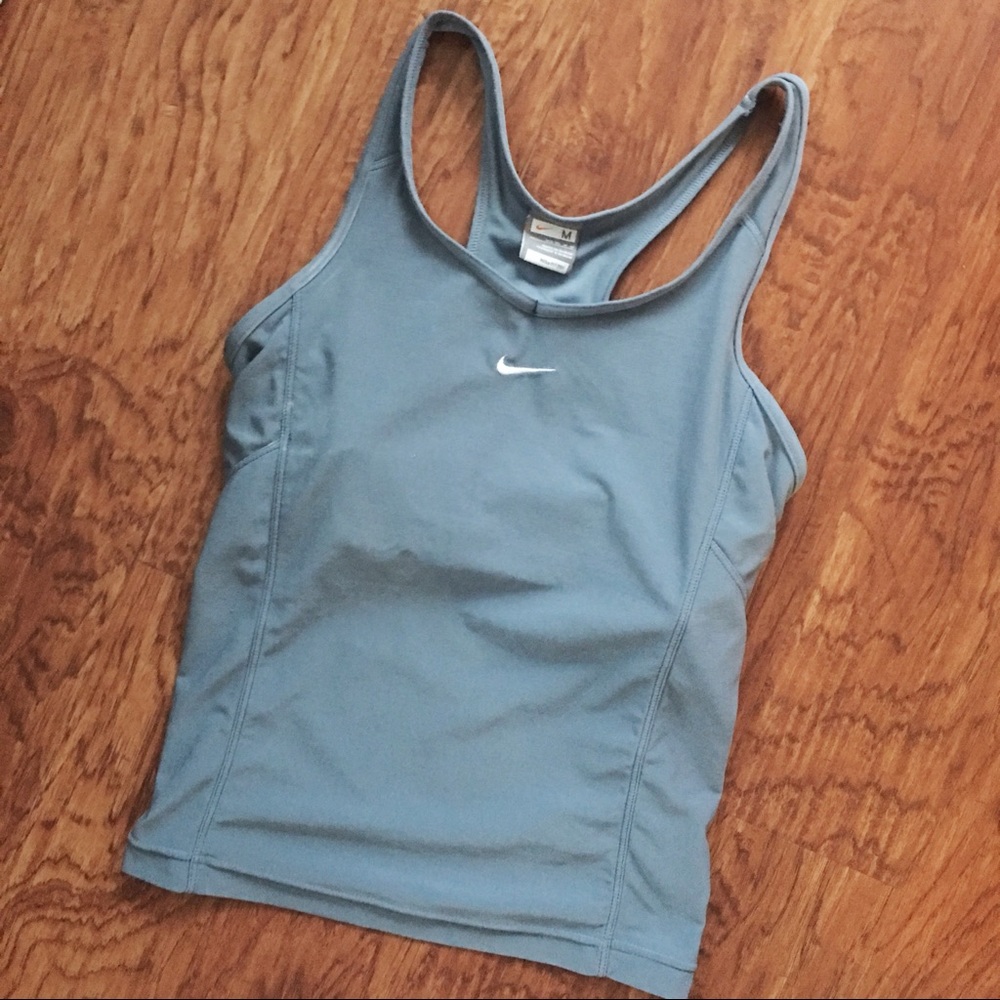 EUC Nike tank top with built in bra M